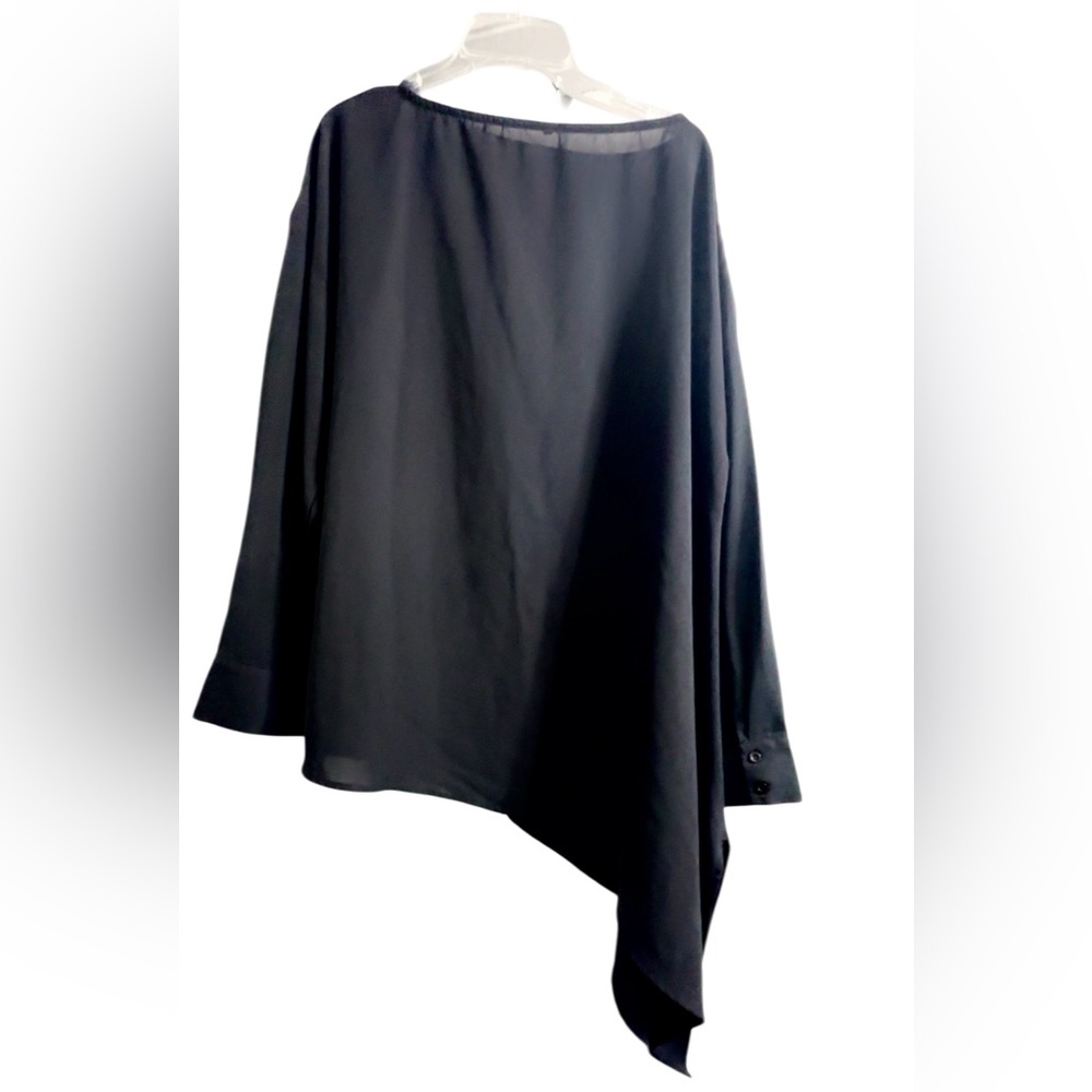Black asymmetrical long sleeve tunic, featuring a white dandelion graphic print - Picture 5 of 6